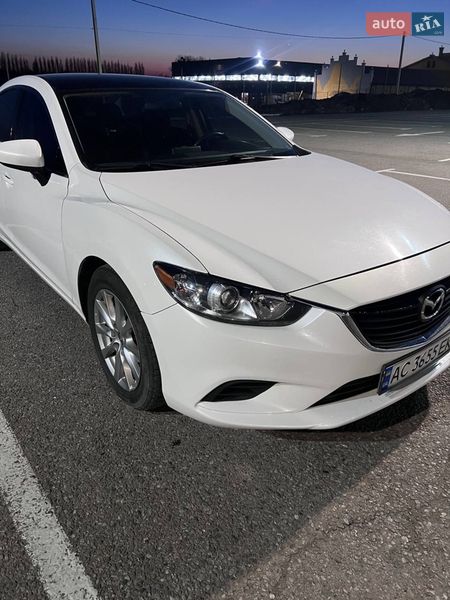 Седан Mazda 6 2016 в Чернівцях