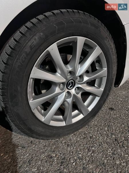 Седан Mazda 6 2016 в Чернівцях