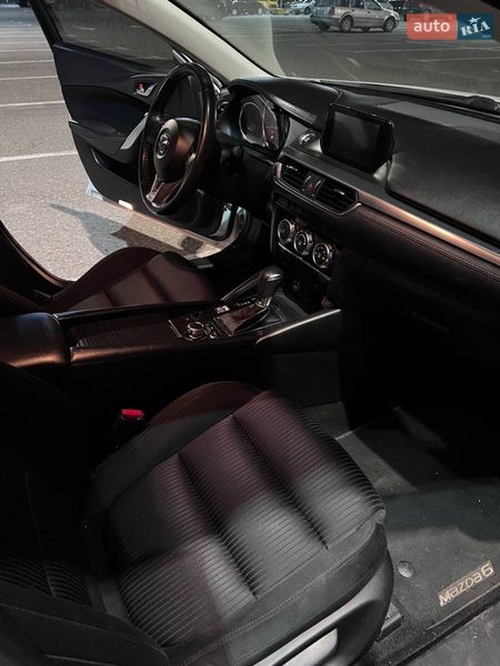 Седан Mazda 6 2016 в Чернівцях