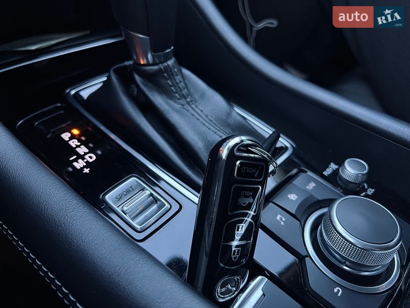 Седан Mazda 6 2019 в Киеве