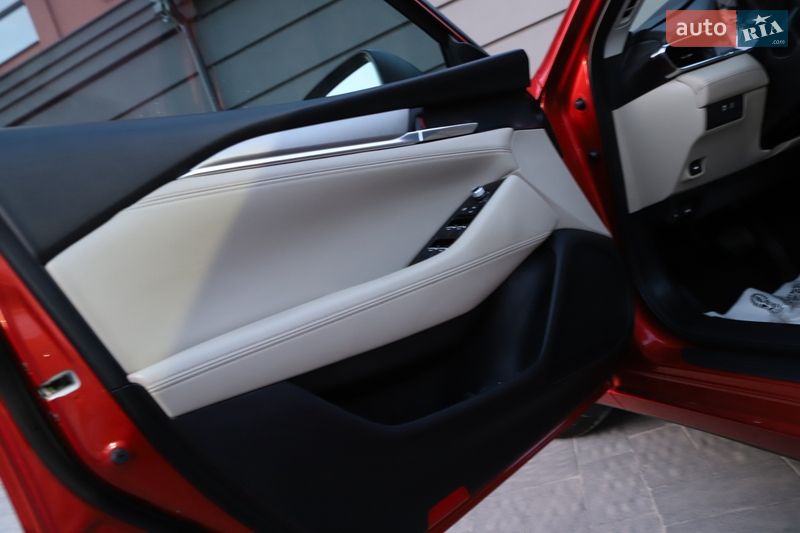 Седан Mazda 6 2018 в Дрогобыче