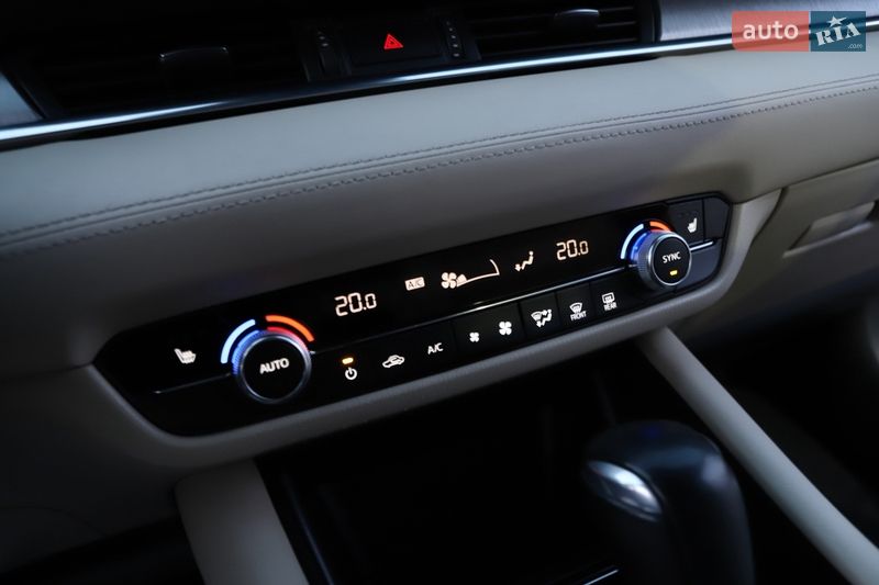 Седан Mazda 6 2018 в Дрогобыче