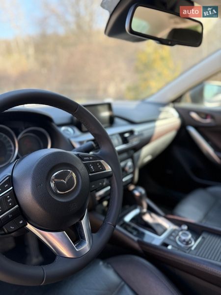 Седан Mazda 6 2016 в Ужгороді