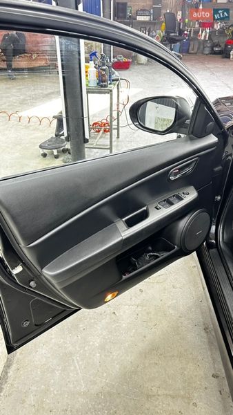 Універсал Mazda 6 2011 в Острозі