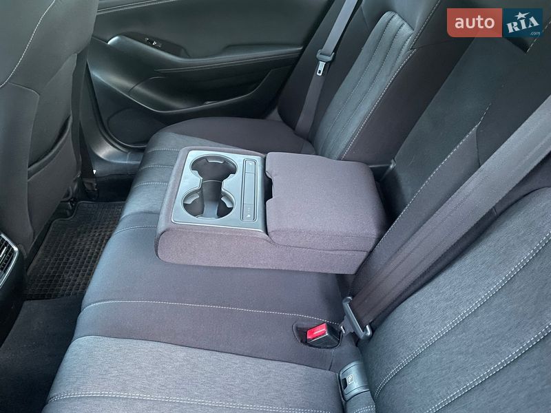 Седан Mazda 6 2019 в Днепре