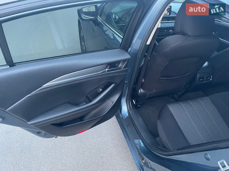 Седан Mazda 6 2019 в Днепре