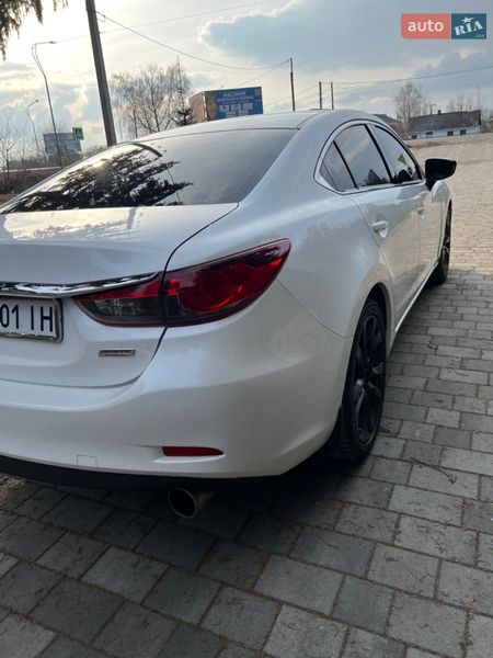 Седан Mazda 6 2015 в Староконстантинове