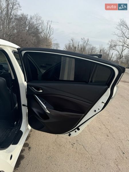 Седан Mazda 6 2016 в Кривом Роге