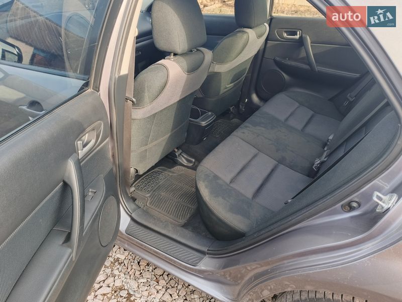 Седан Mazda 6 2005 в Лохвице