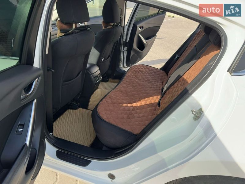 Седан Mazda 6 2016 в Дубні