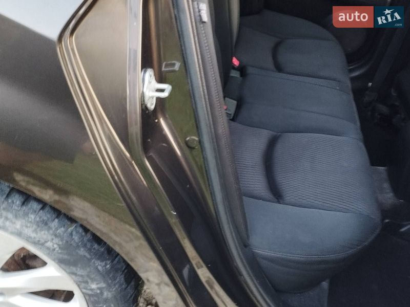 Седан Mazda 6 2011 в Бережанах