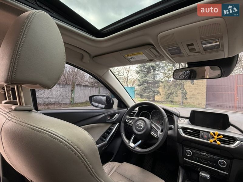 Седан Mazda 6 2016 в Днепре