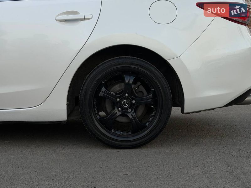 Седан Mazda 6 2013 в Днепре