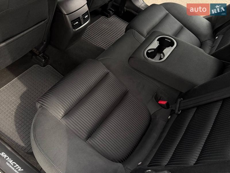 Седан Mazda 6 2013 в Днепре