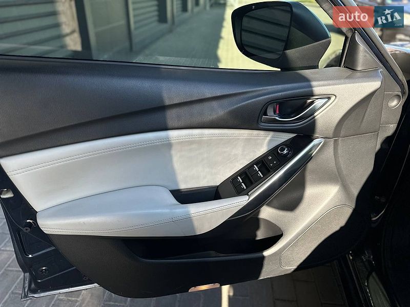 Седан Mazda 6 2016 в Киеве