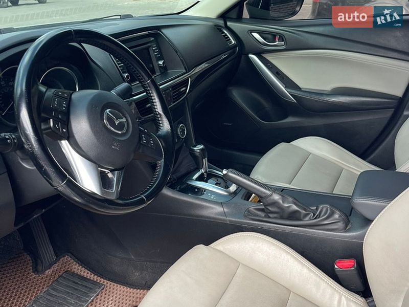 Седан Mazda 6 2013 в Черновцах