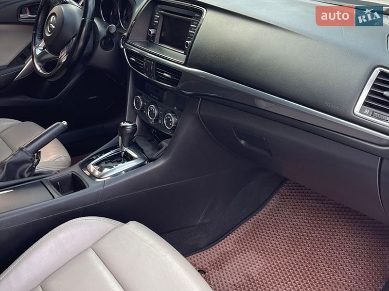 Седан Mazda 6 2013 в Черновцах