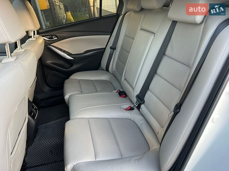 Седан Mazda 6 2015 в Львові