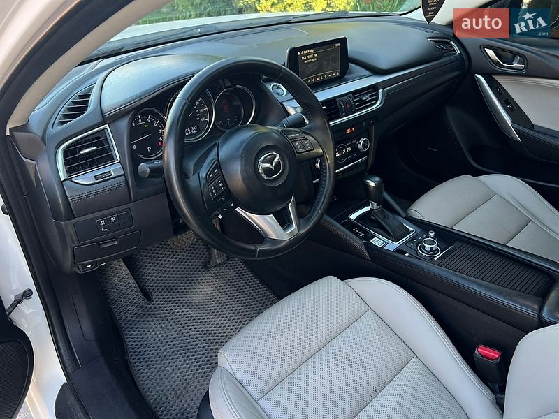 Седан Mazda 6 2015 в Львові