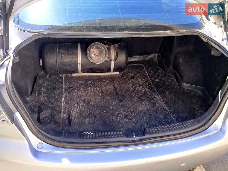 Седан Mazda 6 2004 в Шепетівці