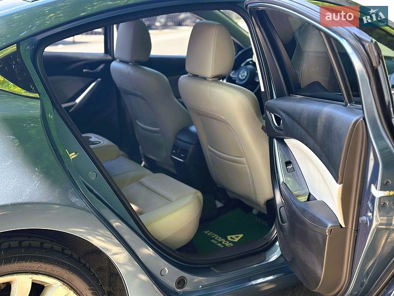 Седан Mazda 6 2016 в Киеве