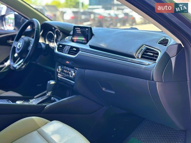 Седан Mazda 6 2016 в Киеве