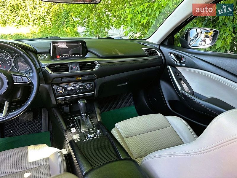 Седан Mazda 6 2016 в Киеве