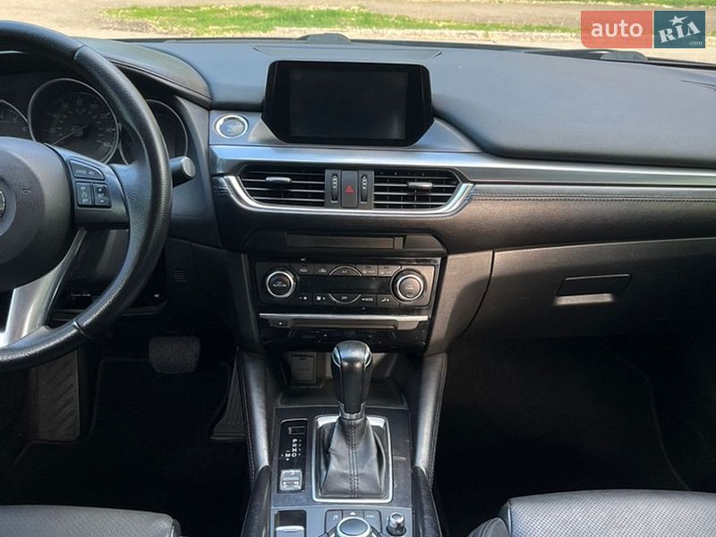 Седан Mazda 6 2015 в Кривому Розі