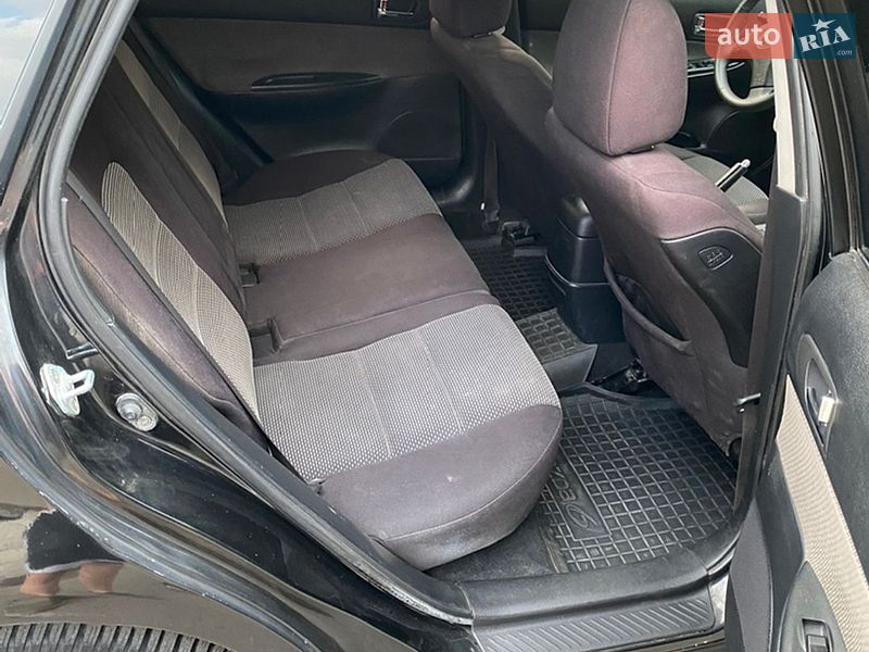 Универсал Mazda 6 2004 в Ровно