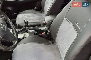 Седан Mazda 6 2002 в Золочеве