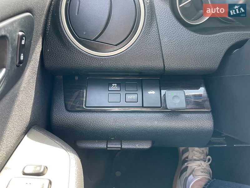 Седан Mazda 6 2011 в Львові
