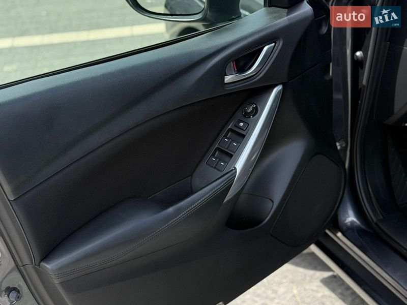 Седан Mazda 6 2013 в Сокале