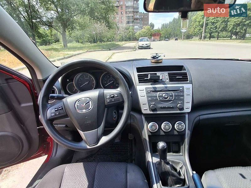 Седан Mazda 6 2010 в Днепре