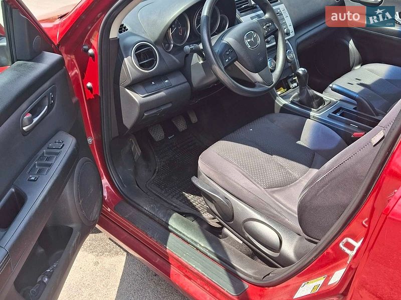 Седан Mazda 6 2010 в Днепре