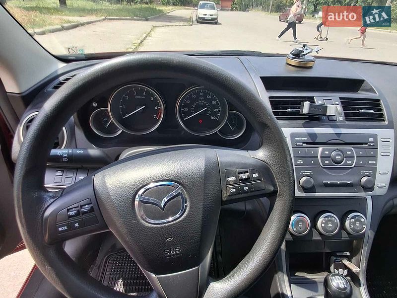Седан Mazda 6 2010 в Днепре
