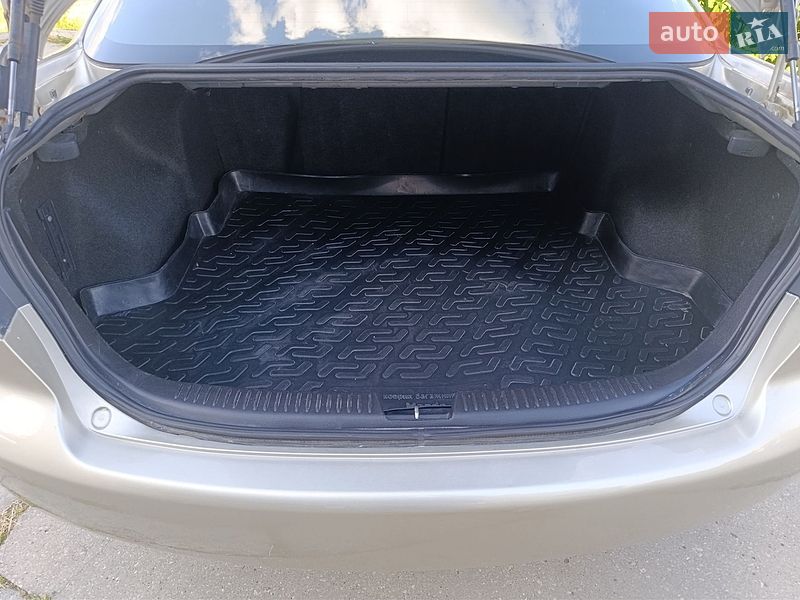 Седан Mazda 6 2005 в Херсоні