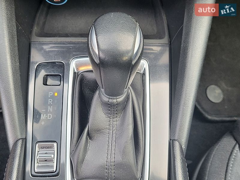 Седан Mazda 6 2016 в Старому Самборі