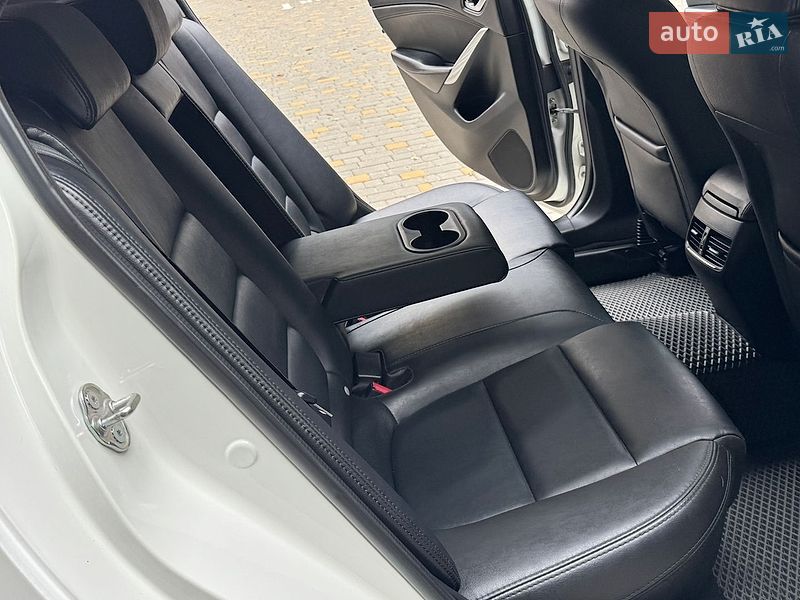Седан Mazda 6 2014 в Одессе