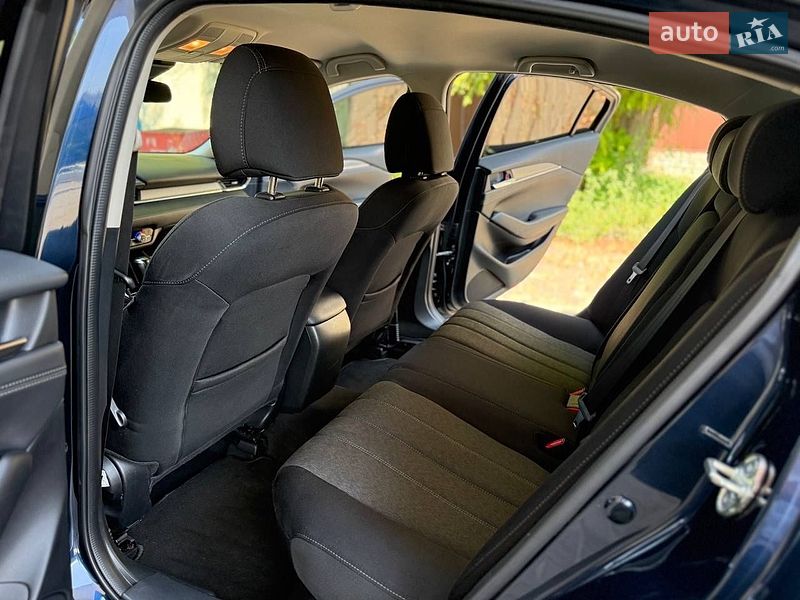 Седан Mazda 6 2018 в Днепре