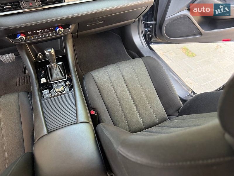Седан Mazda 6 2018 в Днепре