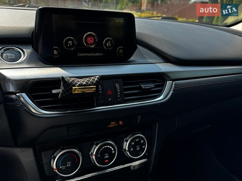 Седан Mazda 6 2016 в Чернівцях
