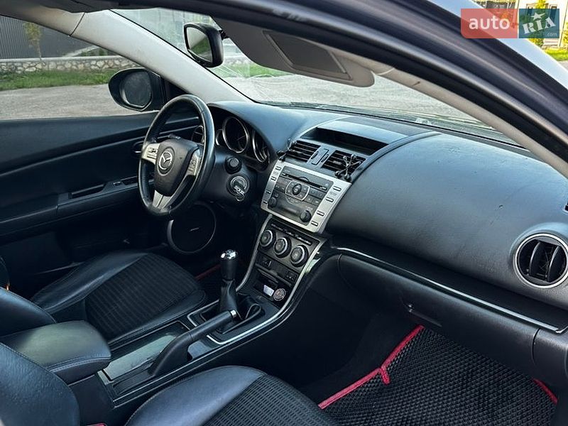 Седан Mazda 6 2008 в Волочиске