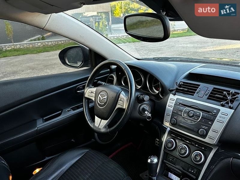 Седан Mazda 6 2008 в Волочиске