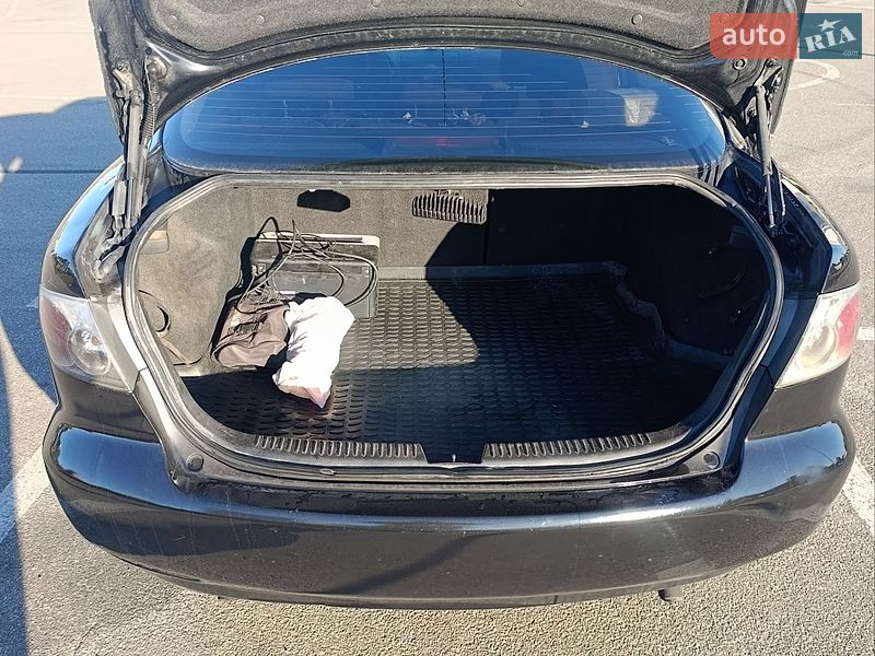 Седан Mazda 6 2003 в Киеве