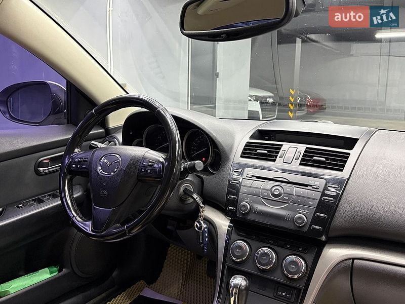Седан Mazda 6 2010 в Черновцах