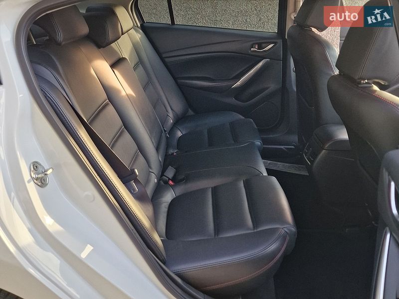 Седан Mazda 6 2013 в Днепре