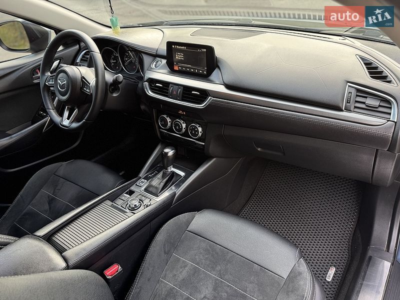 Седан Mazda 6 2016 в Днепре