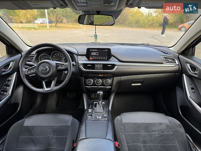 Седан Mazda 6 2016 в Днепре
