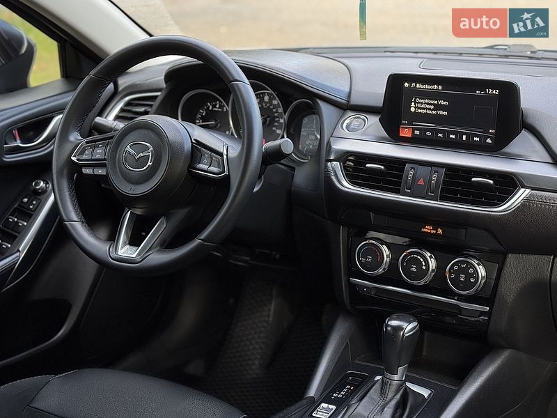 Седан Mazda 6 2016 в Днепре