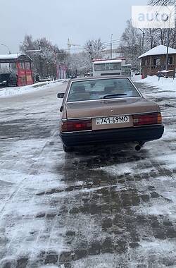 Седан Mazda 929 1987 в Черновцах